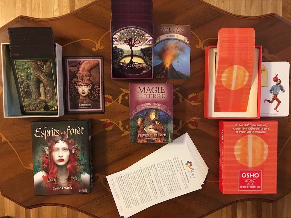 Tarot, cartes, Oracle : quels sont les différents types de jeux et comment  bien choisir ?